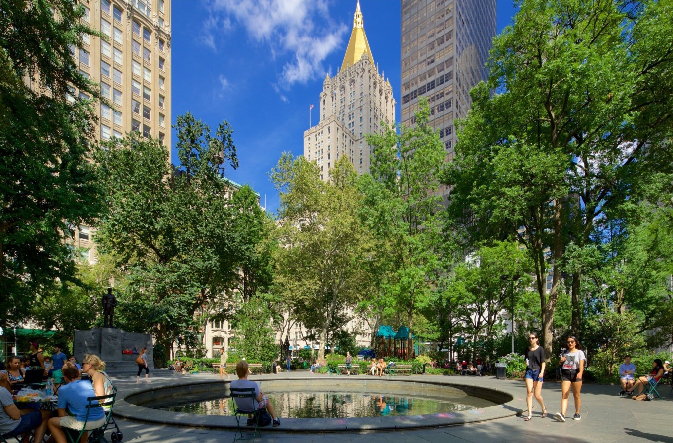 Madison Square Park NYC with fountain and greenery near Hotel Near Madison Square Park NYC